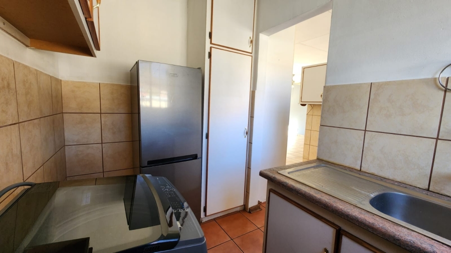 To Let 1 Bedroom Property for Rent in Die Bult North West